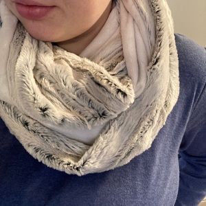 The North Face Furlander Infinity Scarf